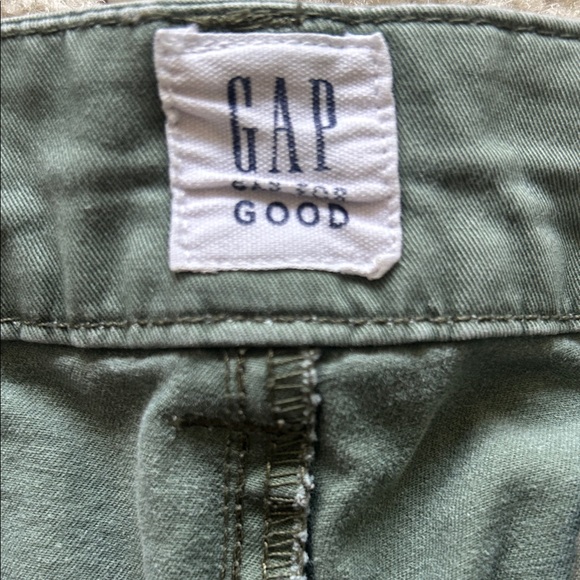 GAP Women’s Olive Chinos - Picture 2 of 5